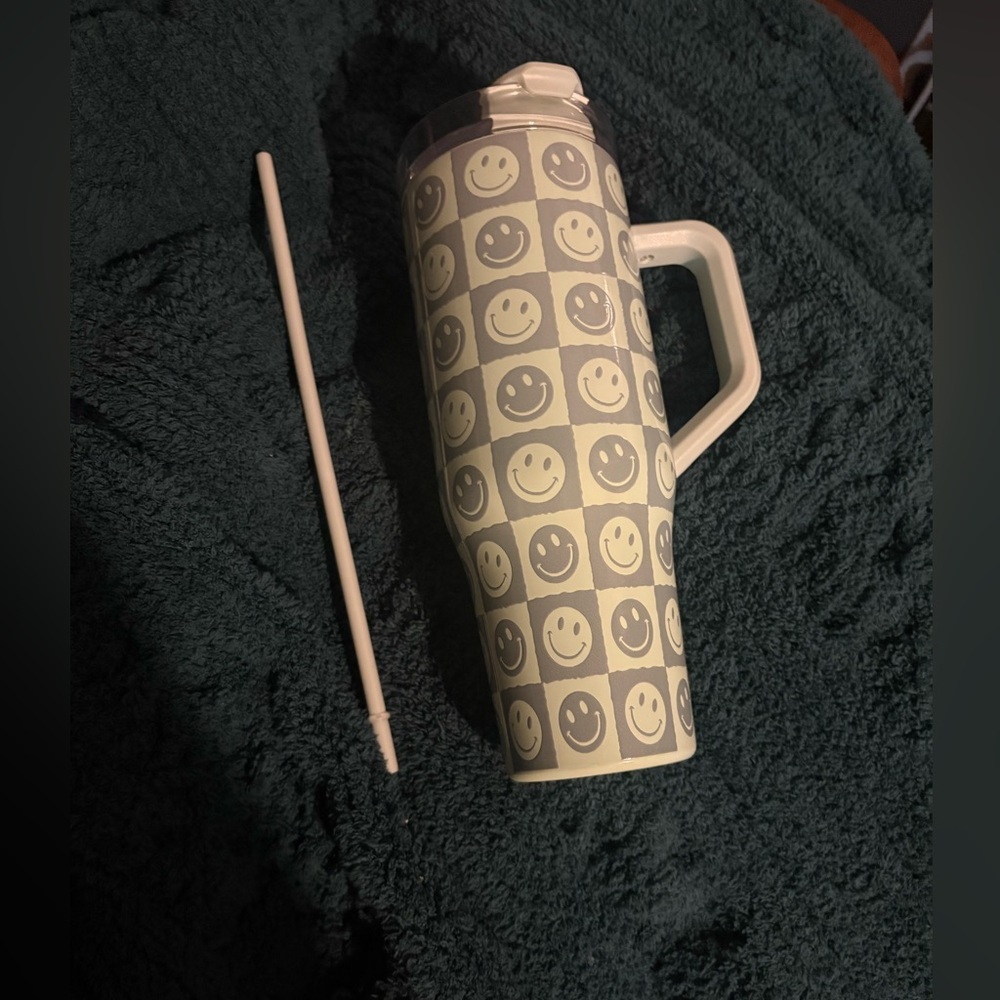Smiley Face Checkered Tumbler with Straw (never used)